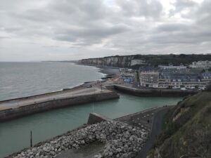 St Valéry en Caux - l'avant-port vu d'en haut